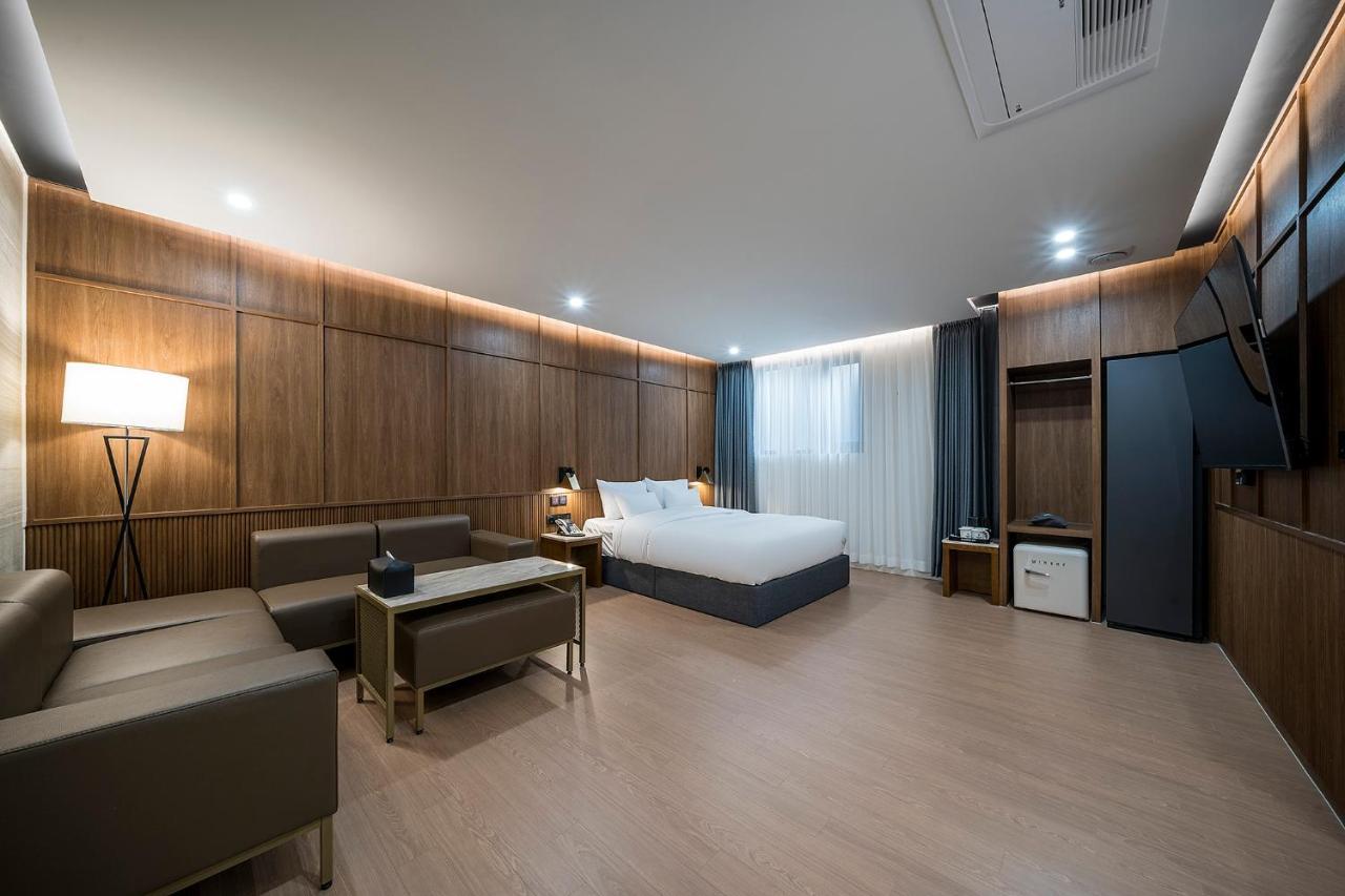 Brown Dot Hotel Pyeonghwa Plaza 木浦市 外观 照片