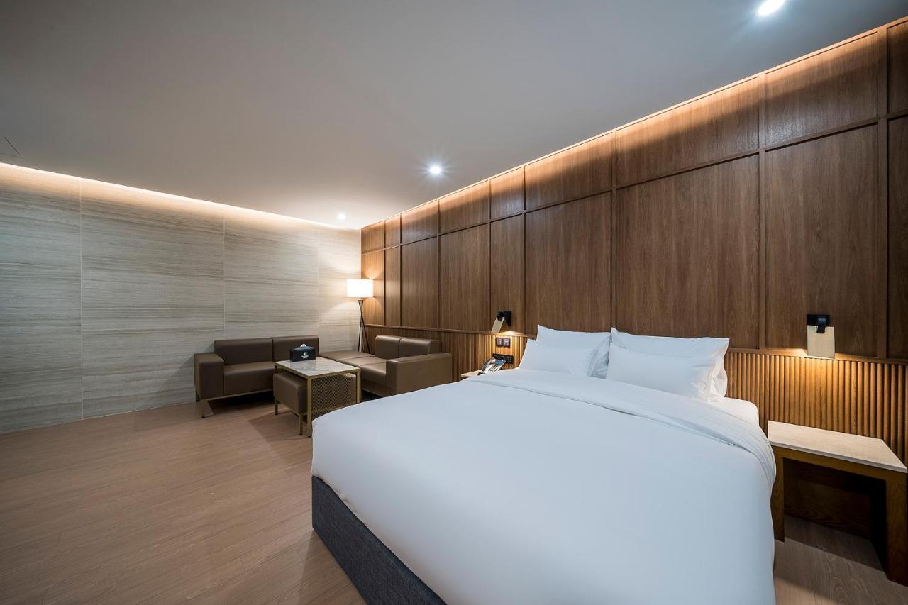 Brown Dot Hotel Pyeonghwa Plaza 木浦市 外观 照片