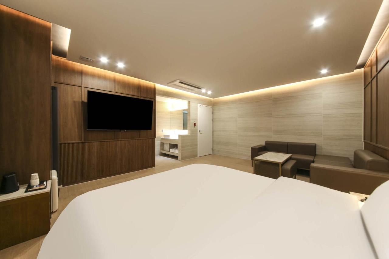 Brown Dot Hotel Pyeonghwa Plaza 木浦市 外观 照片
