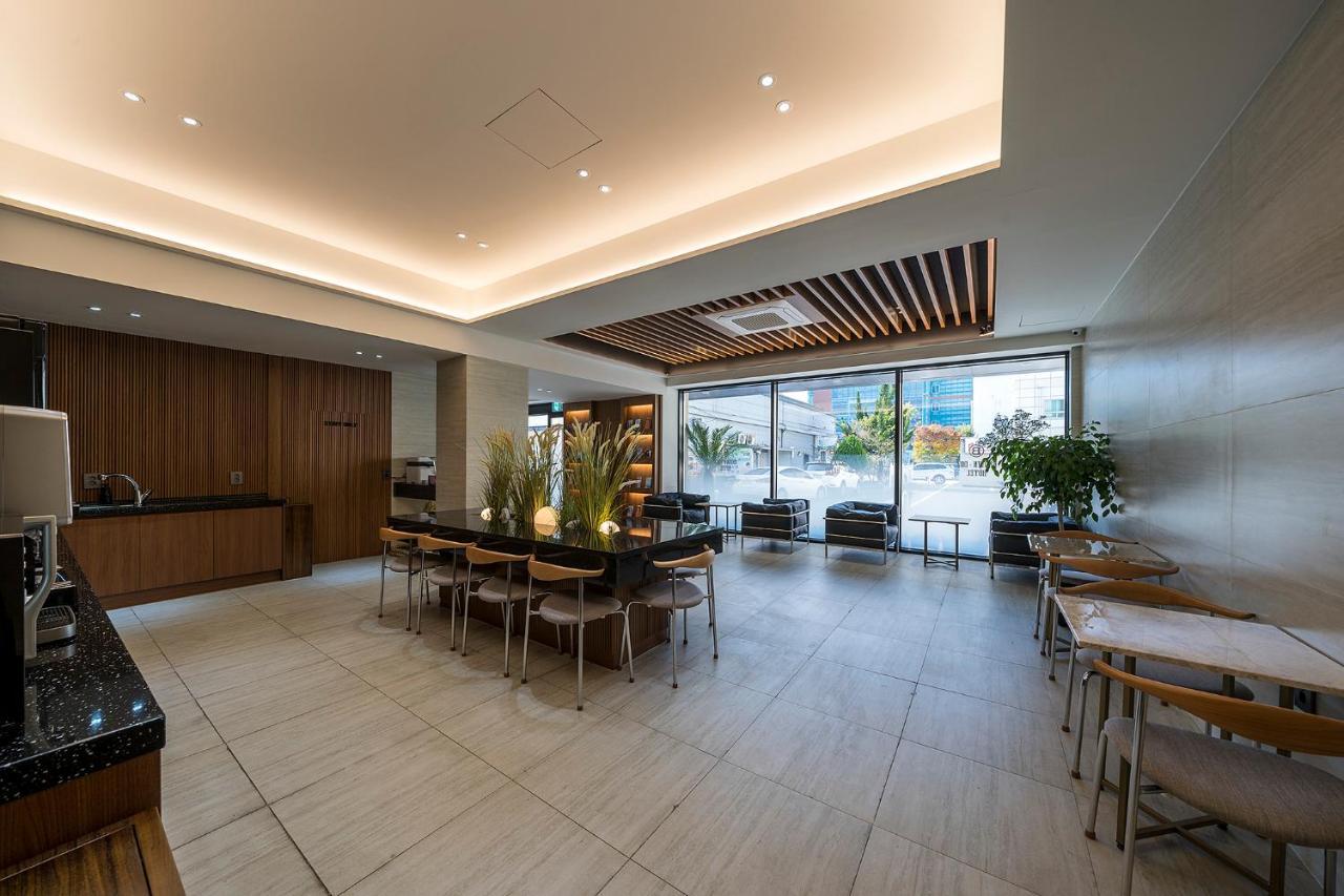 Brown Dot Hotel Pyeonghwa Plaza 木浦市 外观 照片
