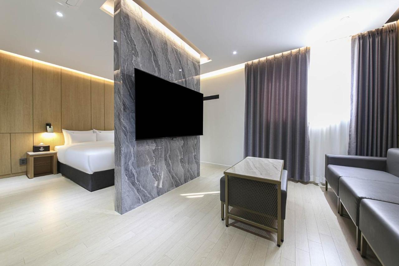 Brown Dot Hotel Pyeonghwa Plaza 木浦市 外观 照片