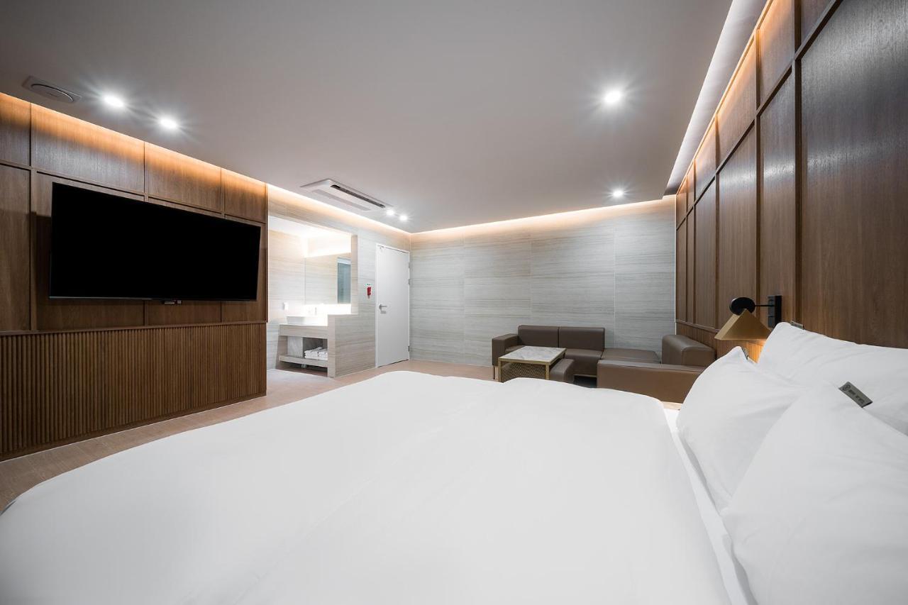 Brown Dot Hotel Pyeonghwa Plaza 木浦市 外观 照片